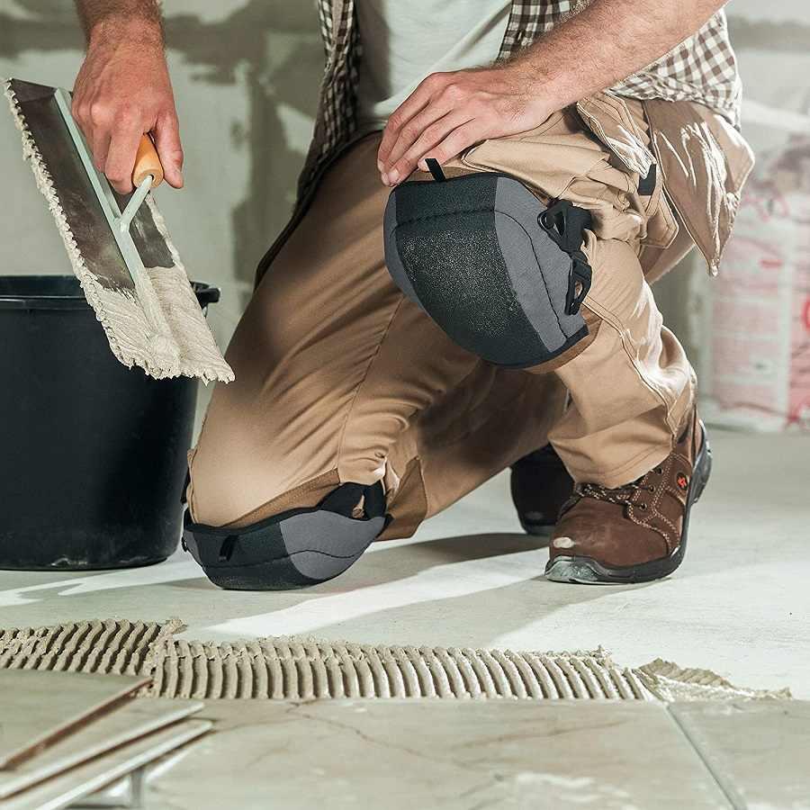 Knee pads for cleaning floors